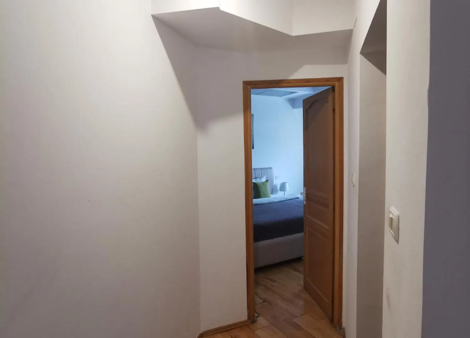 Black And White Apartments Bukarest