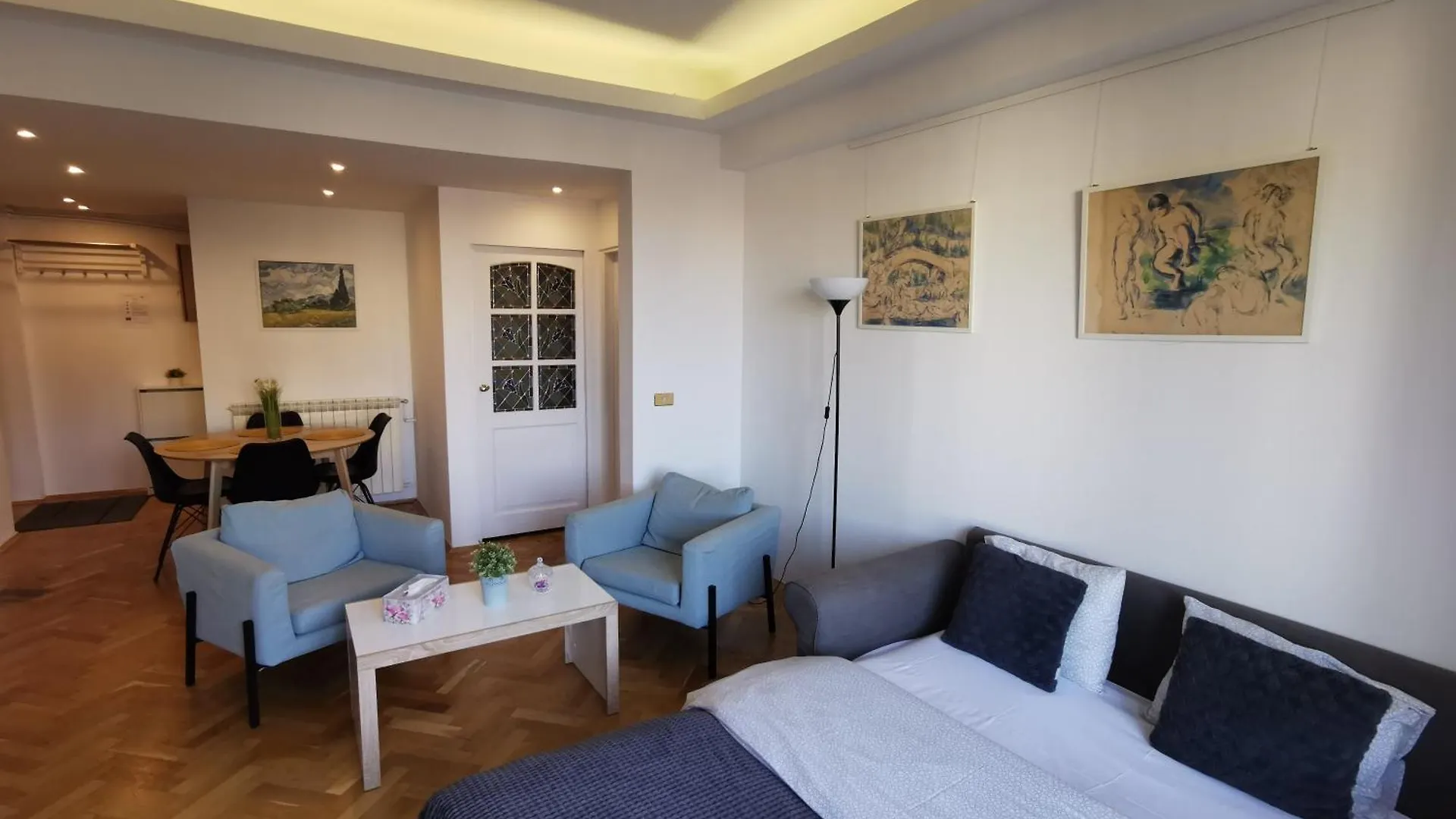 Black And White Apartments Bucarest