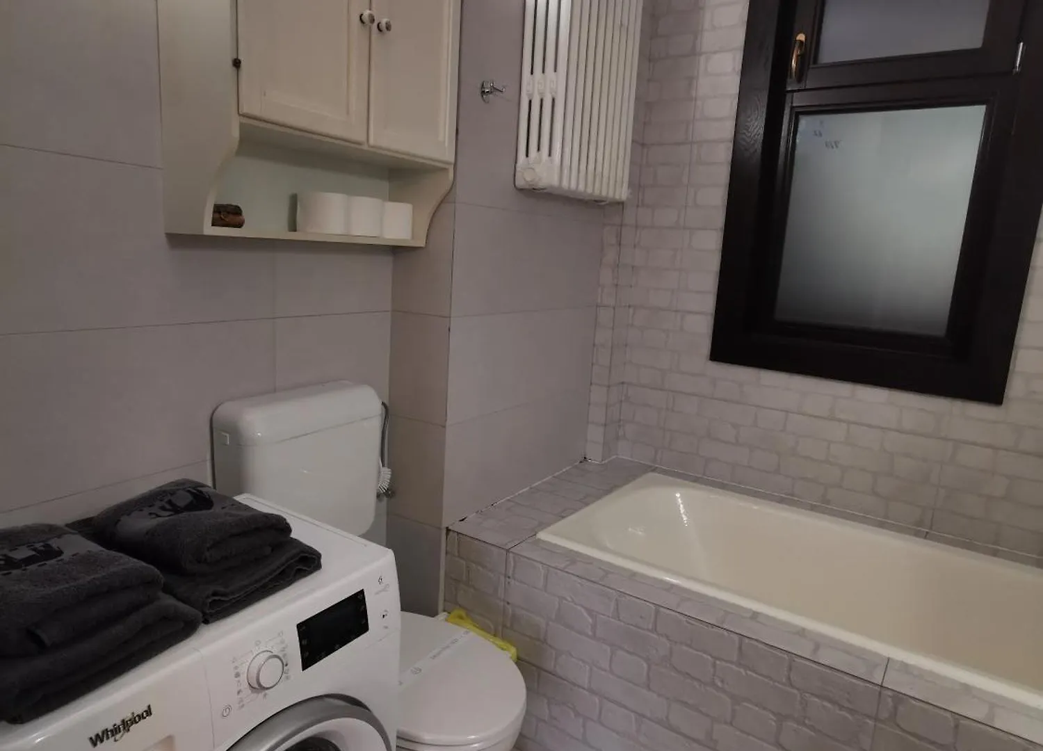 Black And White Apartments 부쿠레슈티 0*,