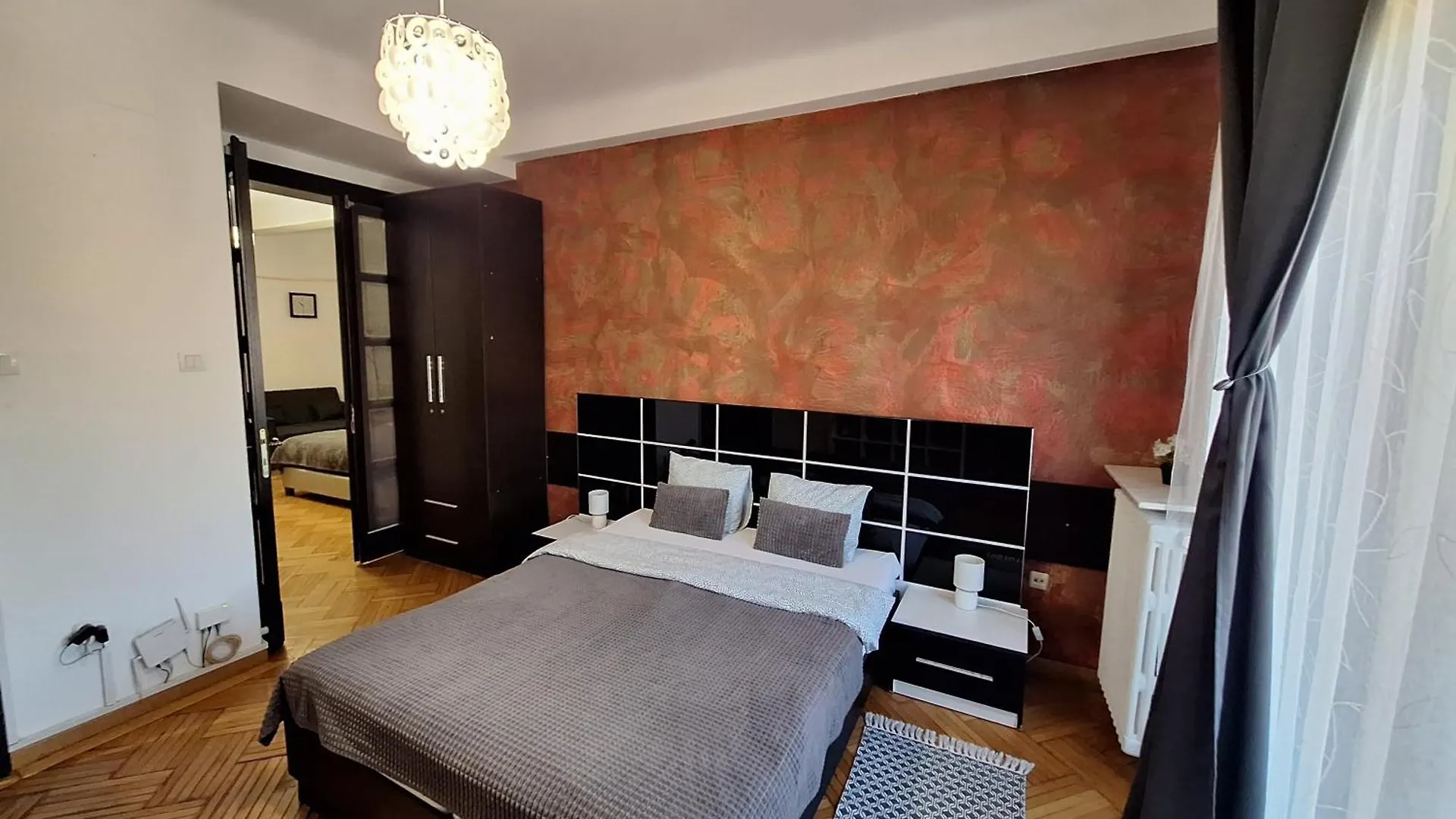 Black And White Apartments Bucarest