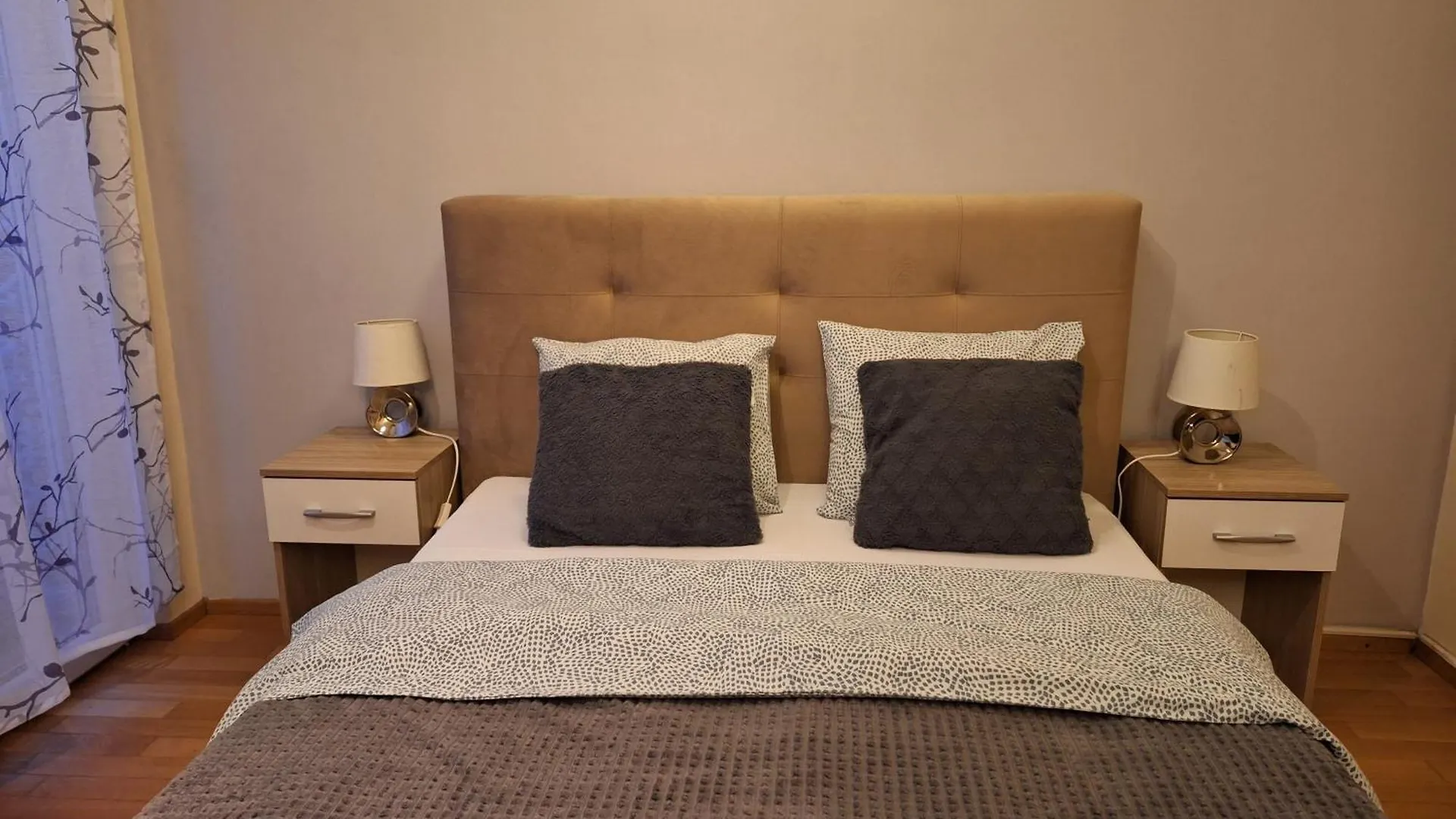 Black And White Apartments 부쿠레슈티 0*,  루마니아