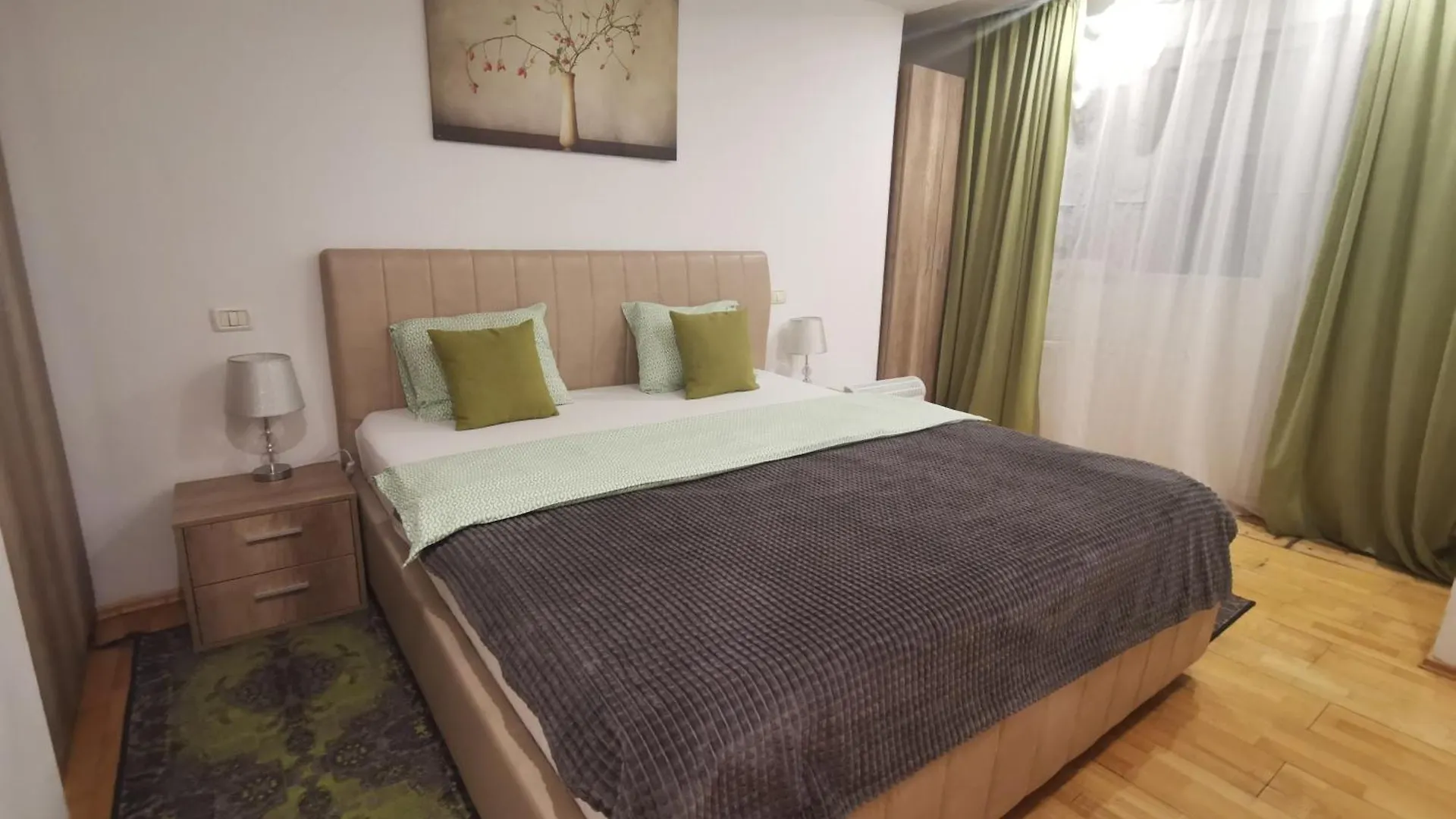Black And White Apartments 부쿠레슈티
