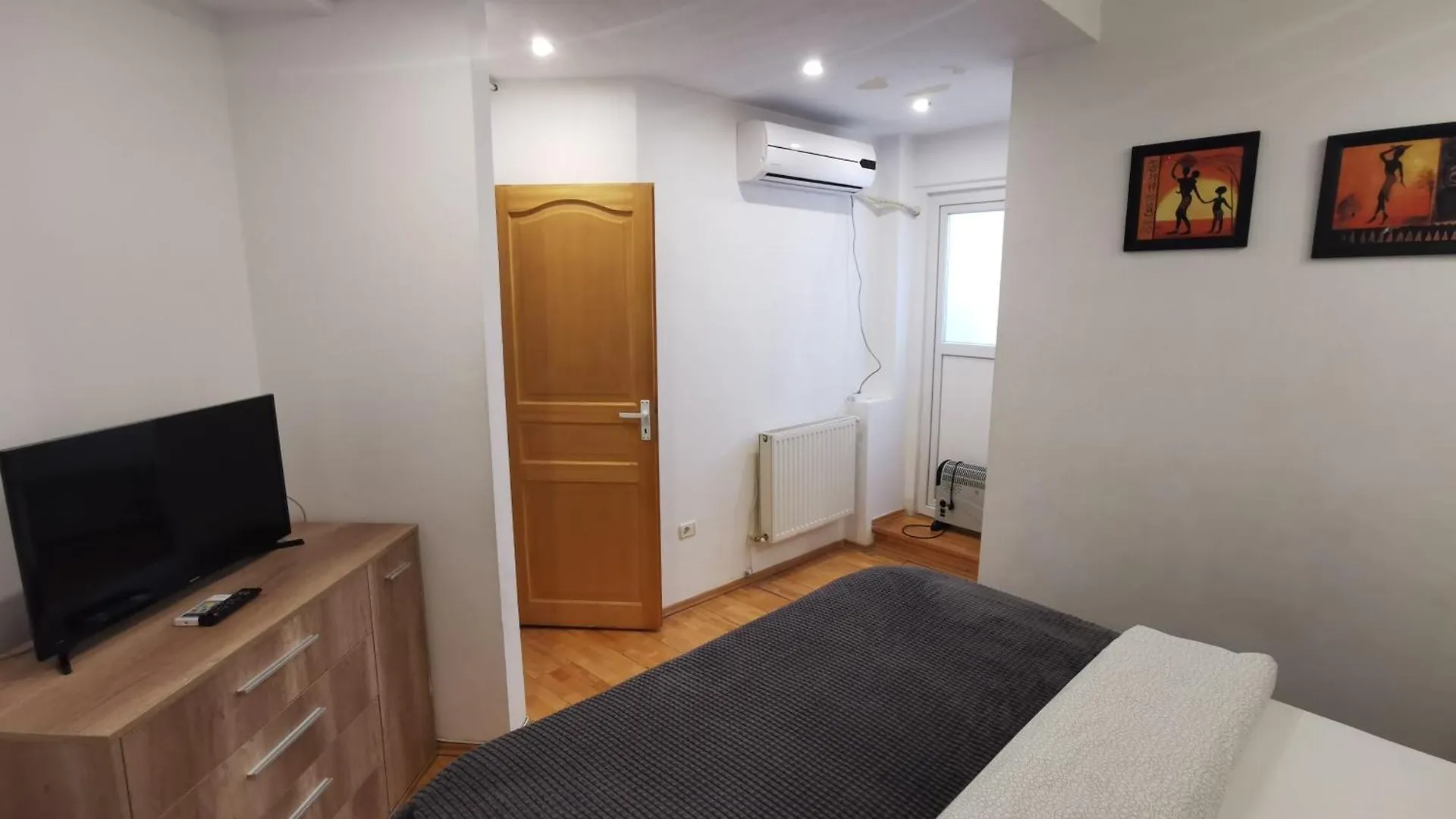 Black And White Apartments 부쿠레슈티