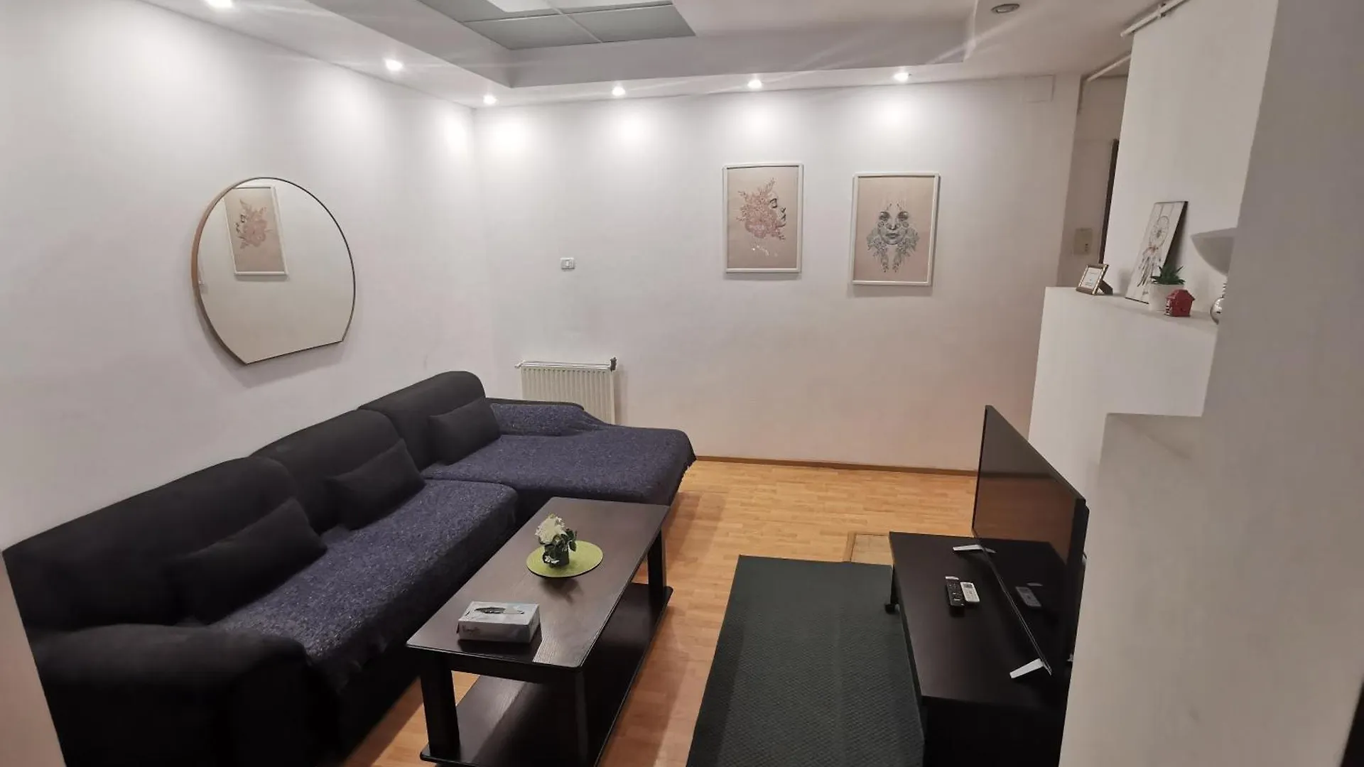 Black And White Apartments 부쿠레슈티 0*,