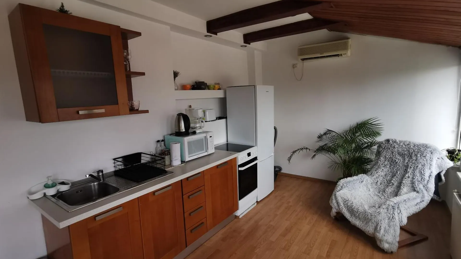 Black And White Apartments 부쿠레슈티